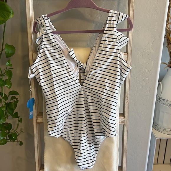 Cupshe White And Black Stripe Ruffle One Piece Swimsuit Deep V - Picture 2 of 3